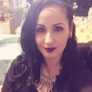 Meet your Posher, Adriana